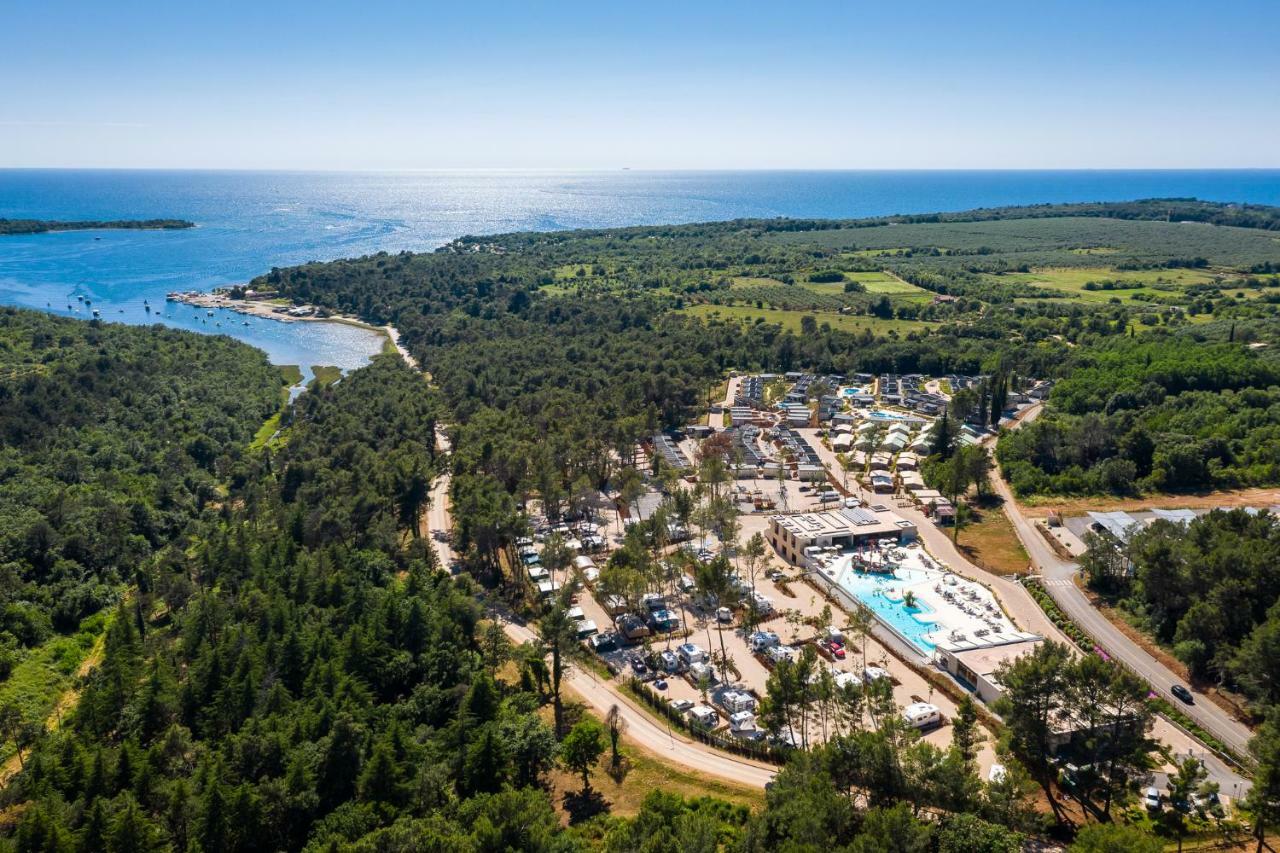 Mobile Homes Camping Santa Marina, Lanterna Tar-Vabriga Zewnętrze zdjęcie Aerial view of the resort