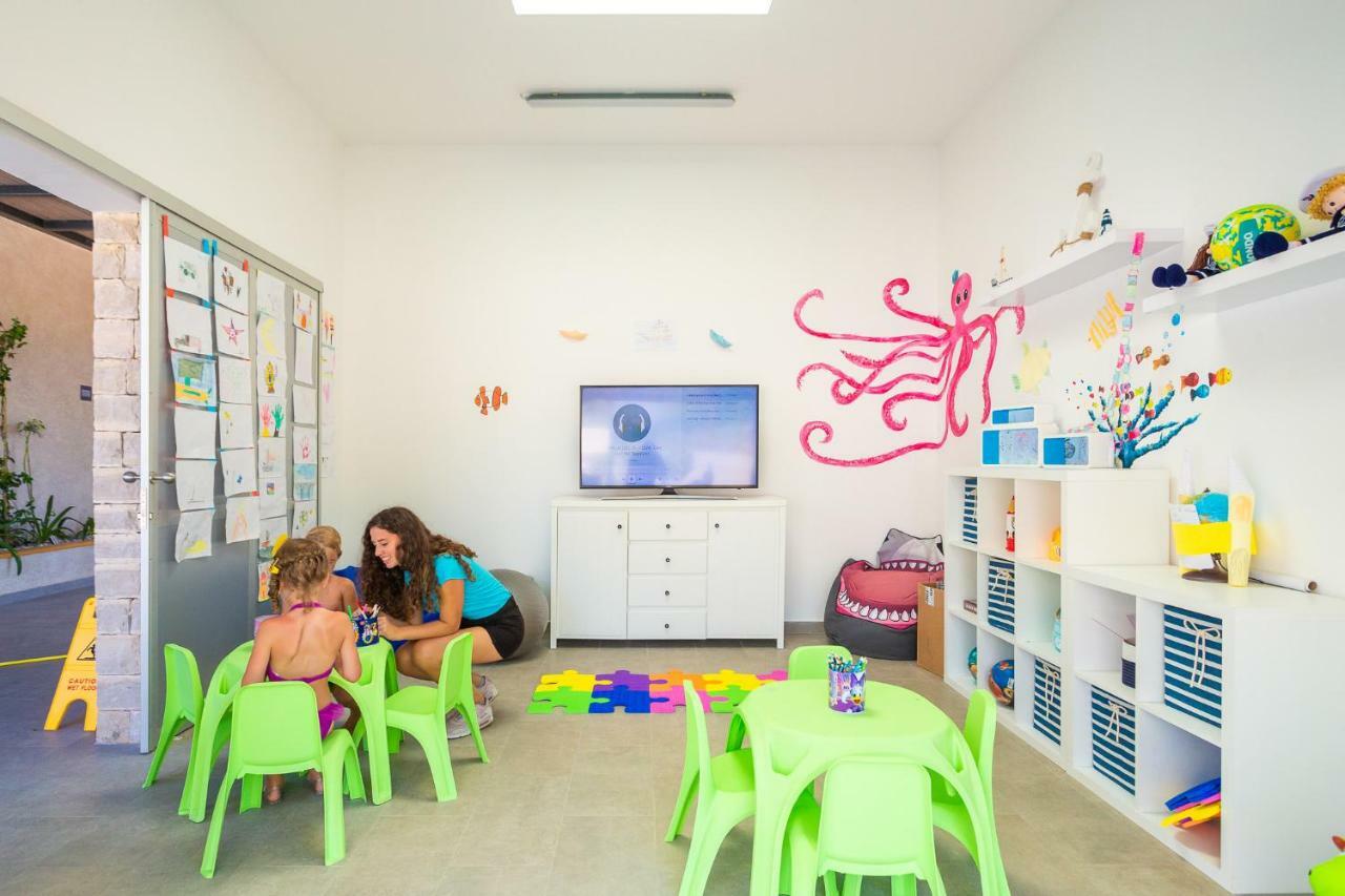 Mobile Homes Camping Santa Marina, Lanterna Tar-Vabriga Zewnętrze zdjęcie A nursery in Israel